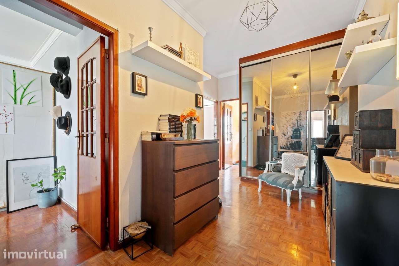 Apartamento T3 Transformado em T2 com Vista Panorâmica - Grande imagem: 5/26