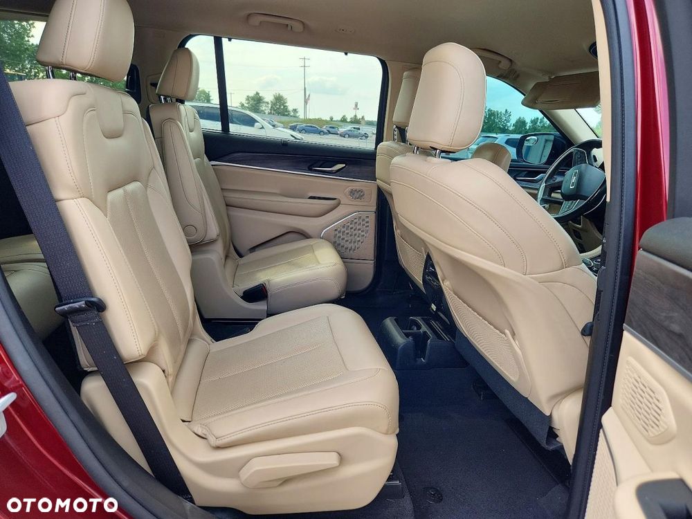 Jeep Grand Cherokee - 11