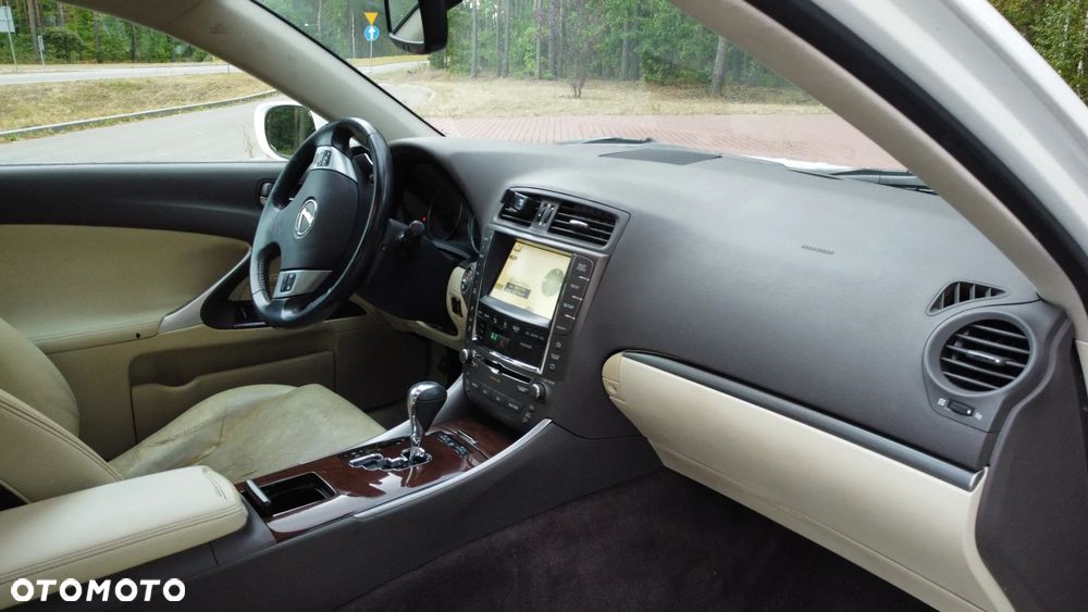 Lexus IS - 21