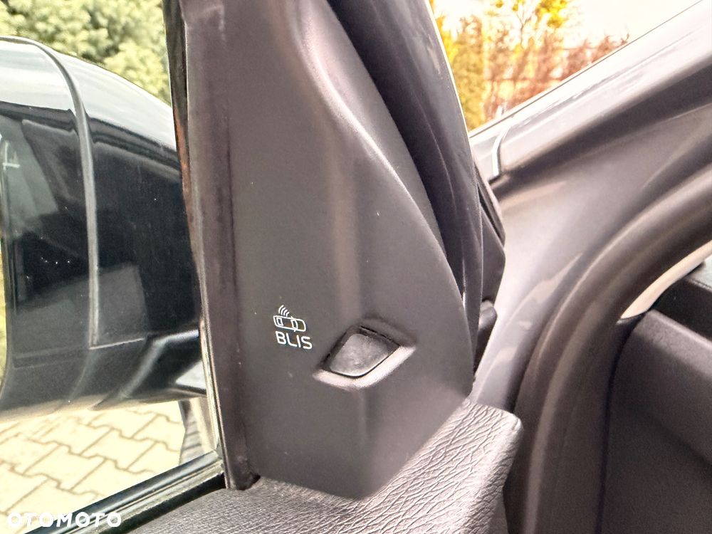 Volvo V40 Cross Country D2 Momentum - 36