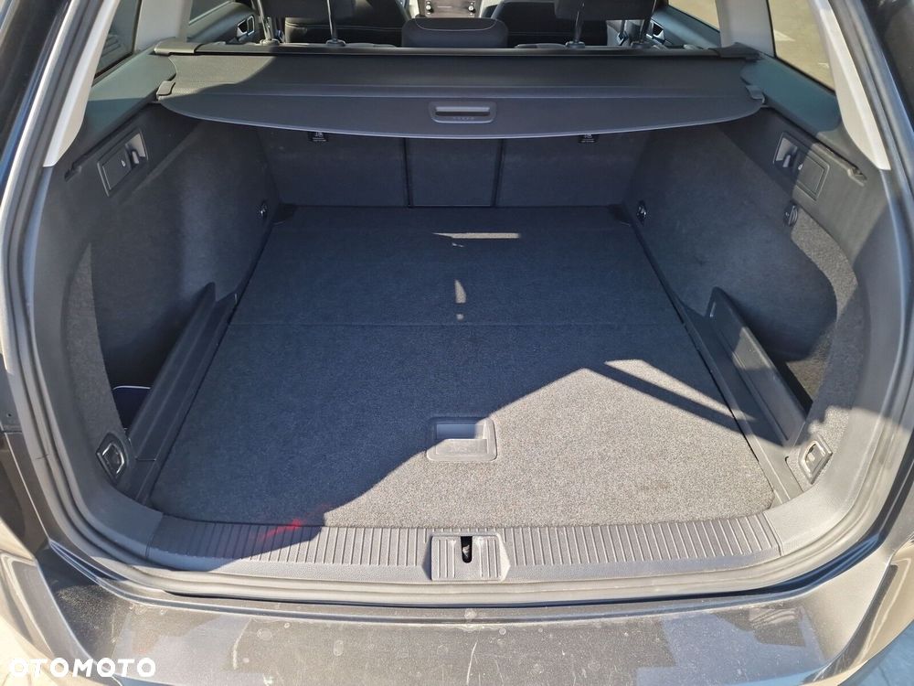 Volkswagen Passat - 20