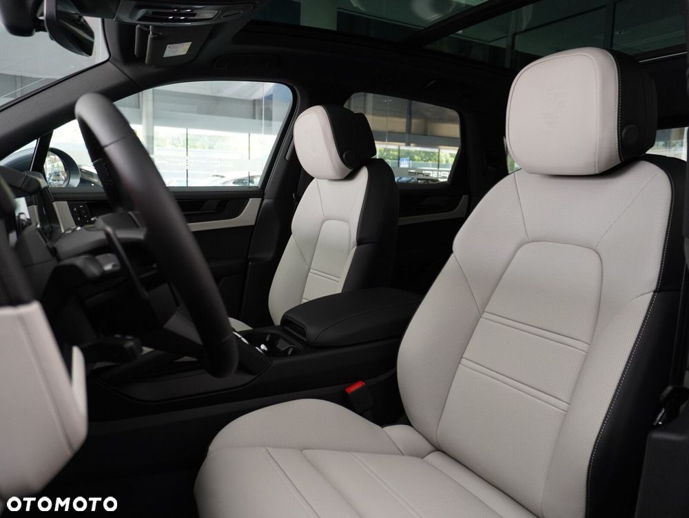 Porsche Cayenne S E-Hybrid PHEV Black Edition - 31