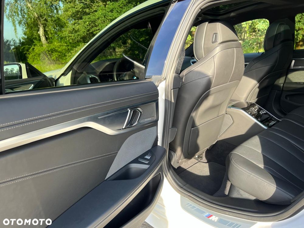 BMW Seria 8 - 25