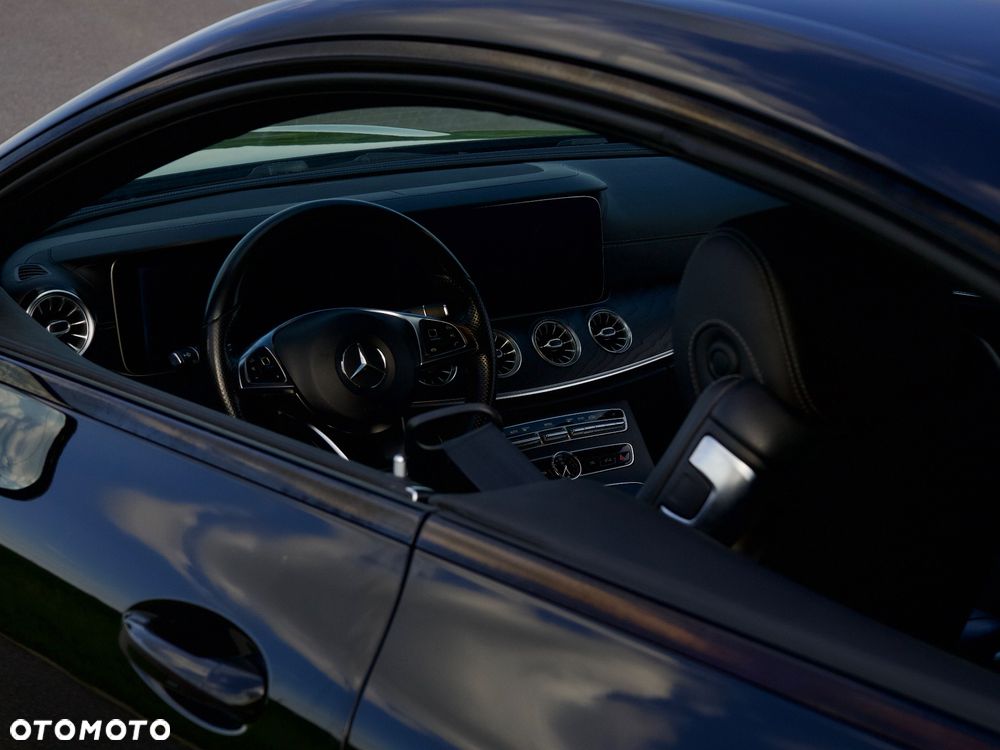 Mercedes-Benz Klasa E 400 4-Matic 9G-TRONIC - 14