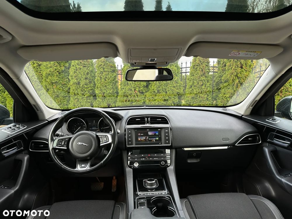 Jaguar F-Pace 2017 photo 3