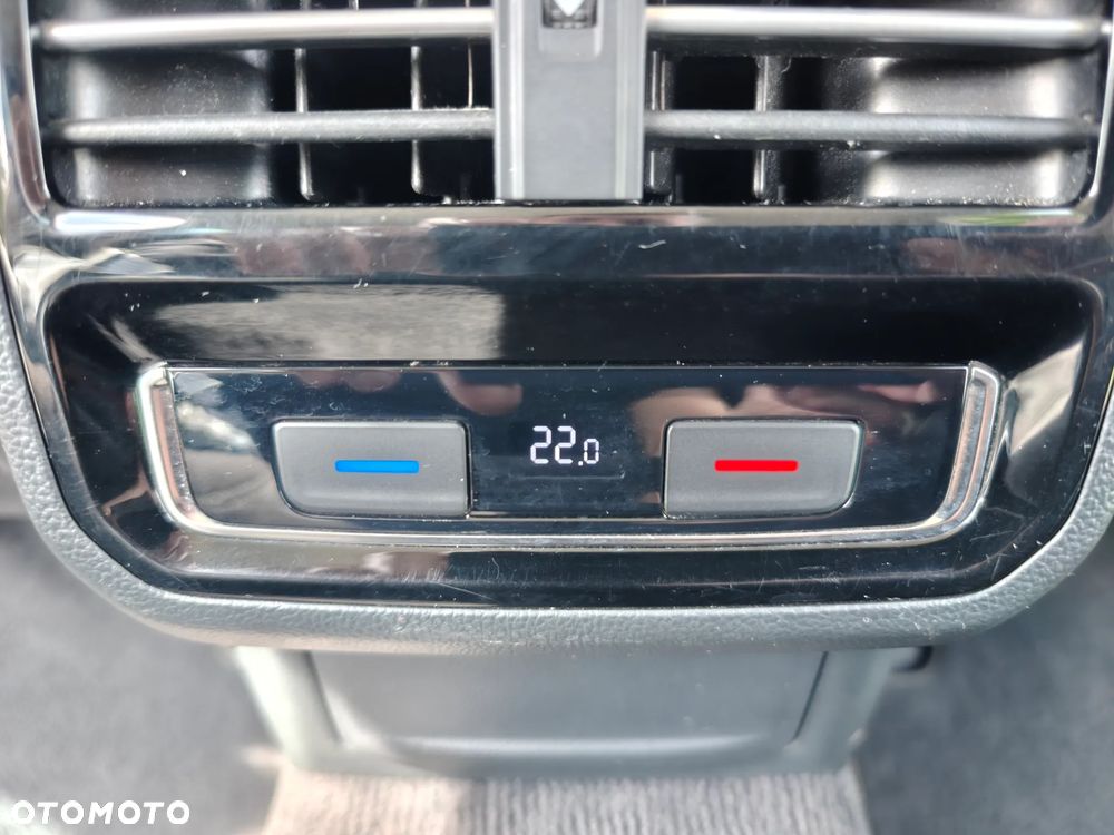 Volkswagen Passat - 26