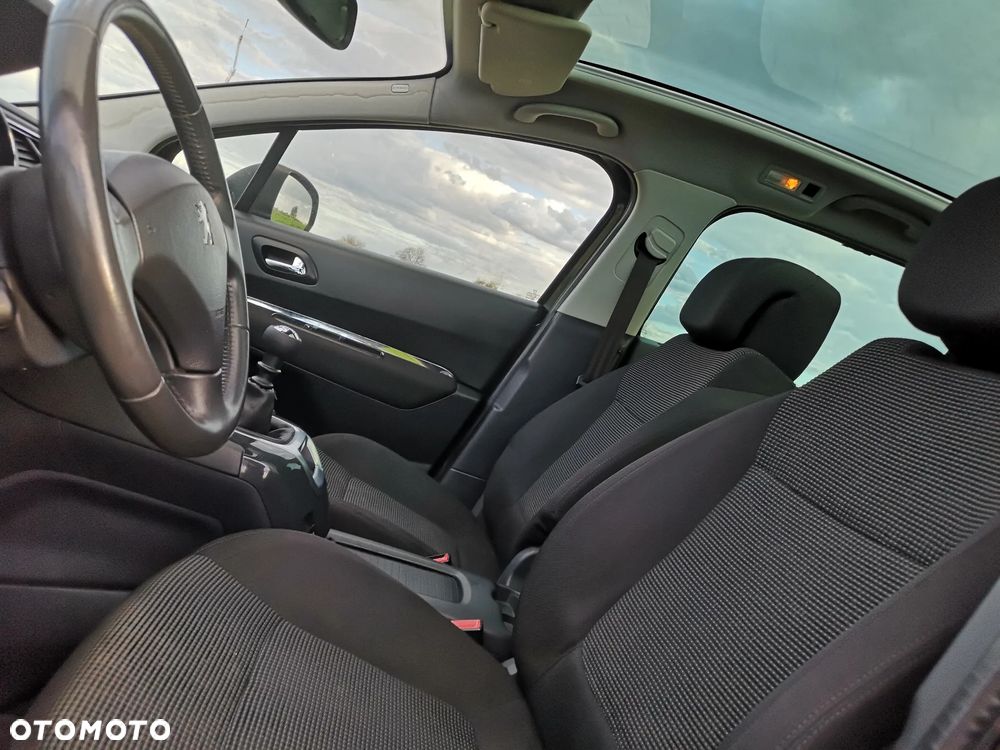 Peugeot 5008 155 THP Allure - 25