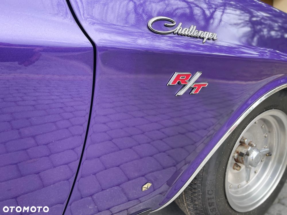 Dodge Challenger - 15