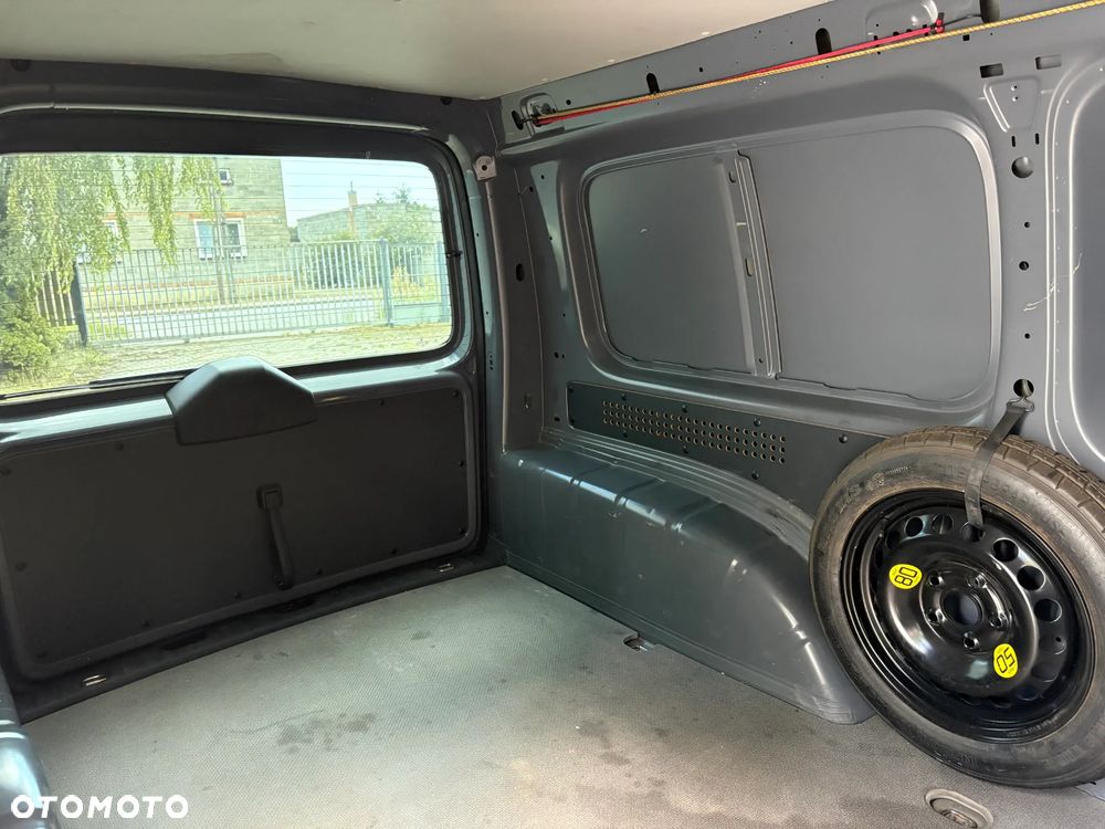 Volkswagen Caddy Maxi - 16