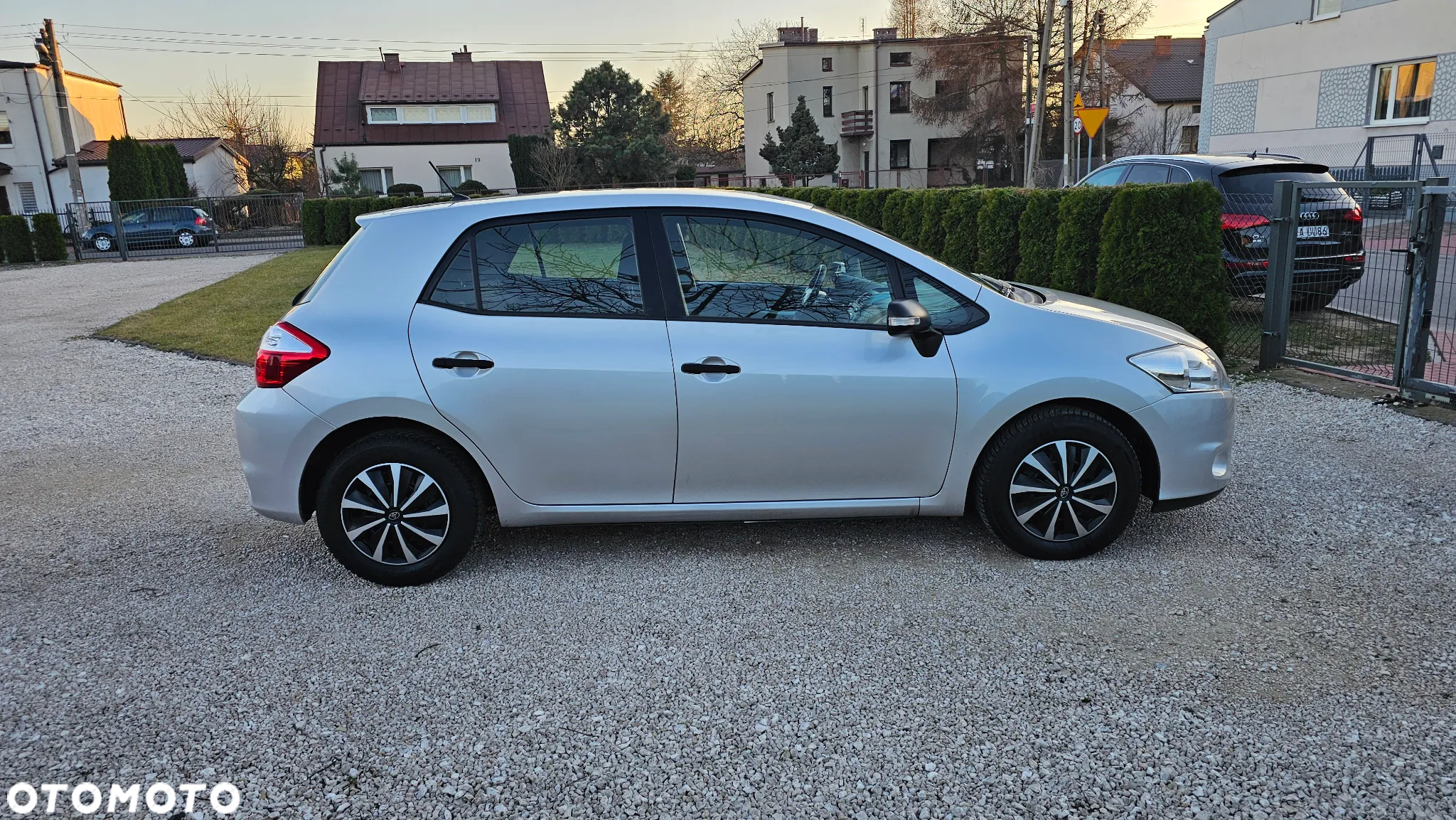 Toyota Auris 1.33 Dual-VVT-i Edition - 17