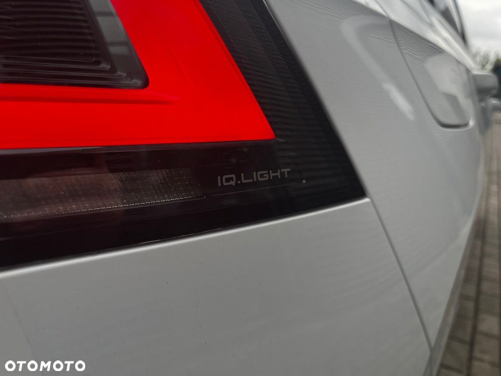 Volkswagen Golf - 10