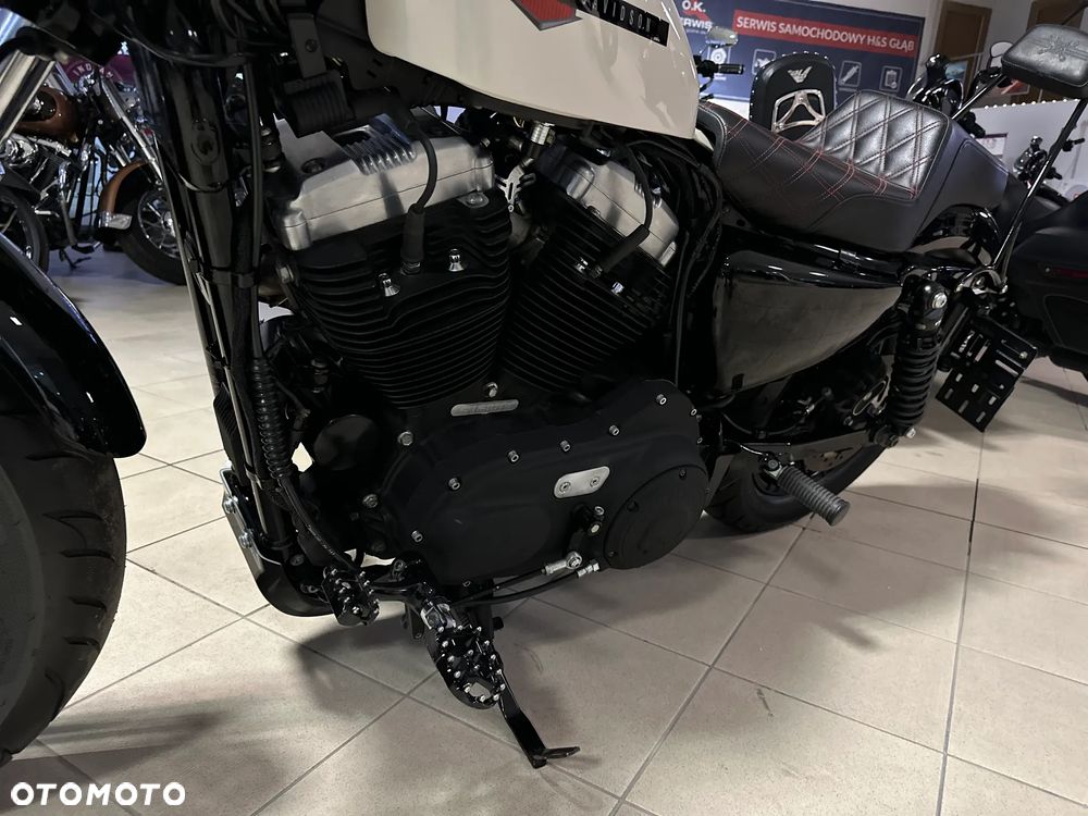 Harley-Davidson Sportster Forty-Eight - 15