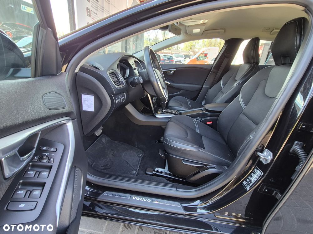 Volvo V40 T3 Geartronic Momentum - 23