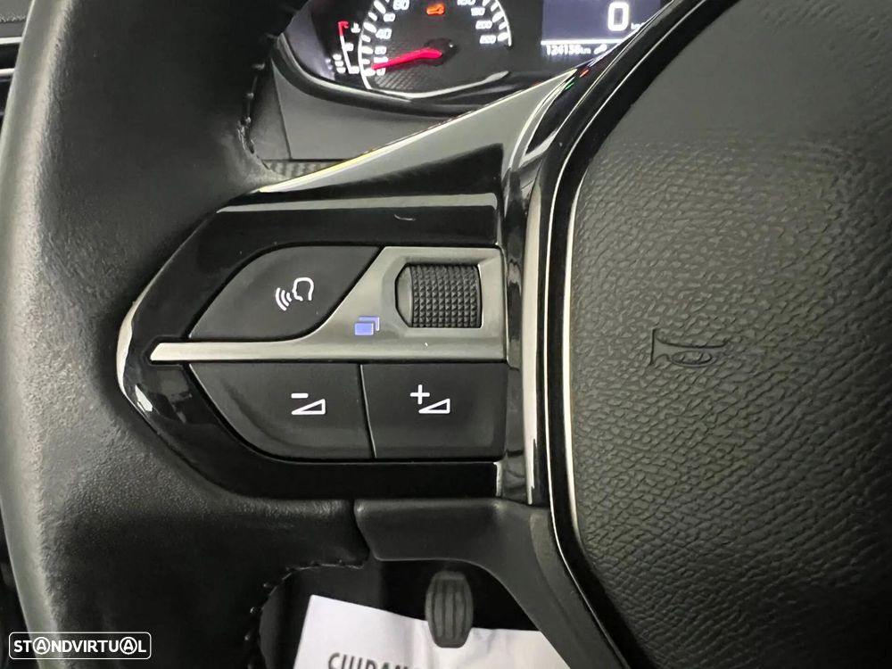 Peugeot 208 1.2 PureTech Active Pack - 11