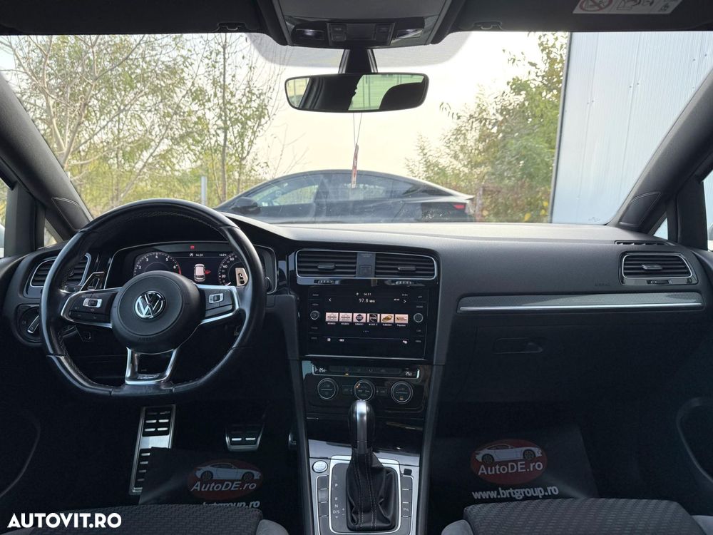 Volkswagen Golf - 9
