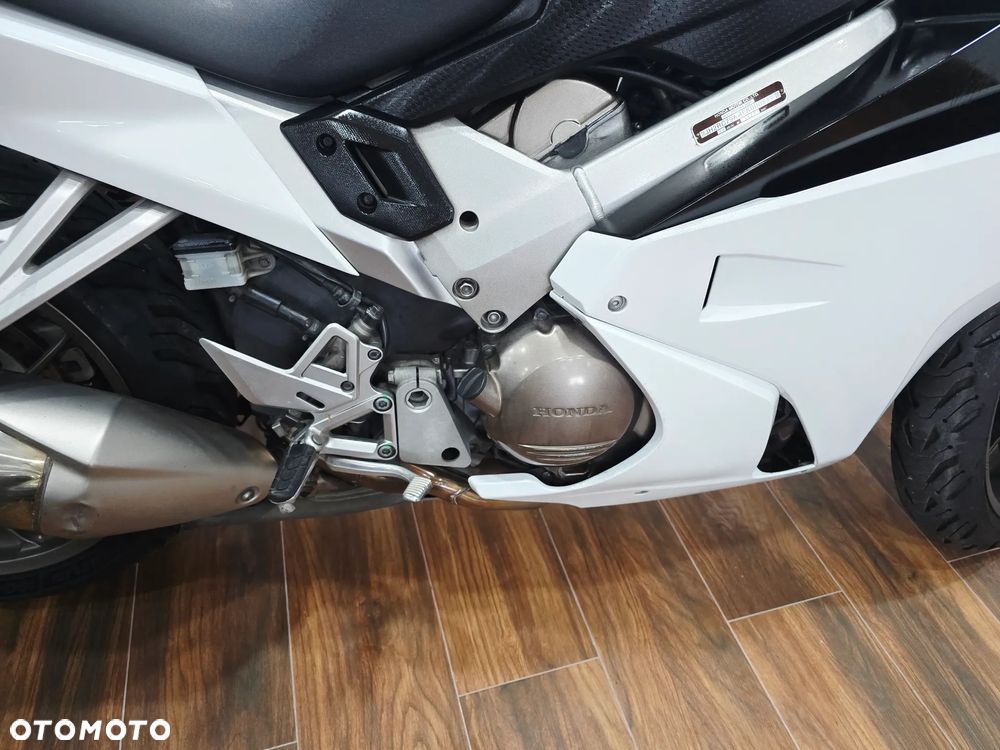 Honda VFR - 15