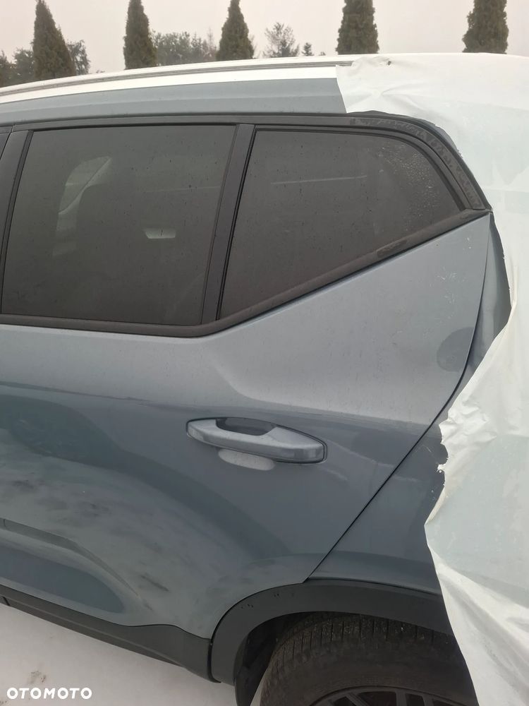 Volvo XC40 Zderzak przód 4 PDC kod lakieru 728 - 12