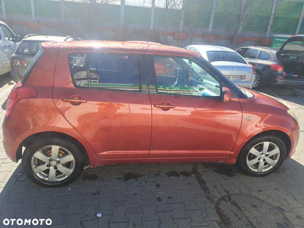 Suzuki Swift - 4