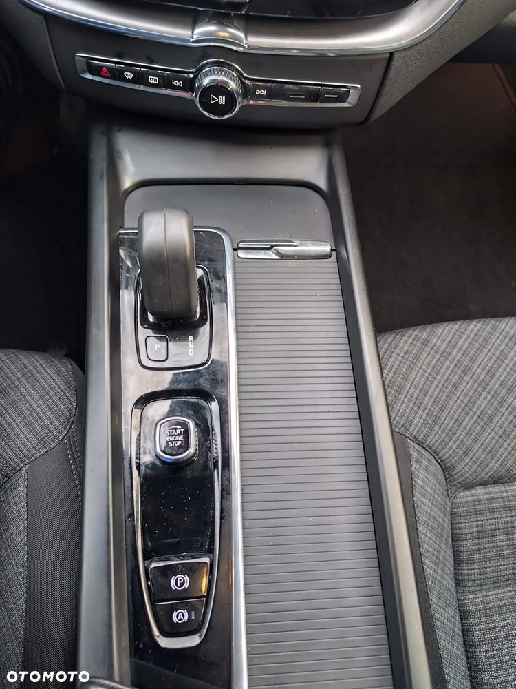 Volvo XC 60 B5 D AWD Geartronic Momentum - 12