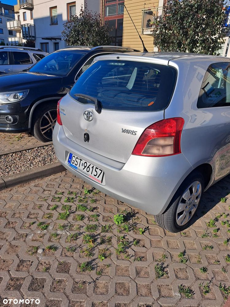 Toyota Yaris - 4