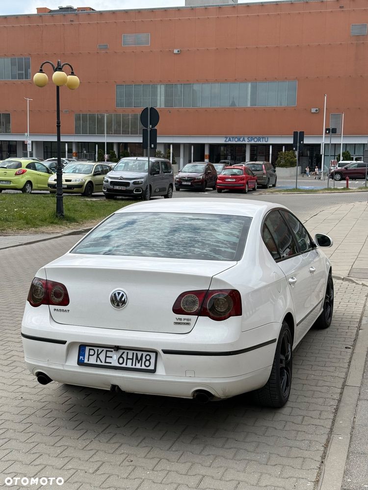 Volkswagen Passat 3.2 V6 FSI 4Mot Highline DSG - 5