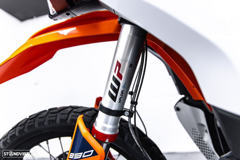 KTM 890 - 32