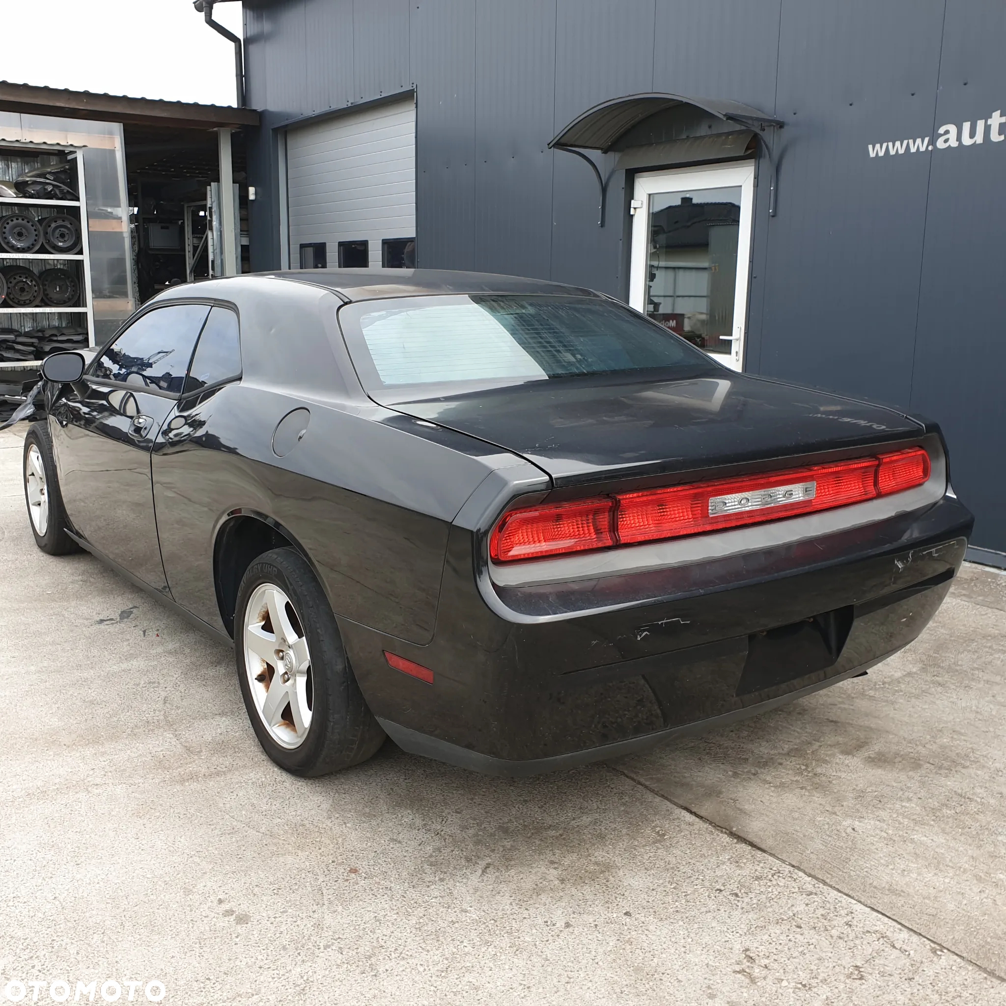 DODGE CHALLENGER BLOTNIK CWIARTKA PAS PODLOGA LEWA TYL 10-14 - 2