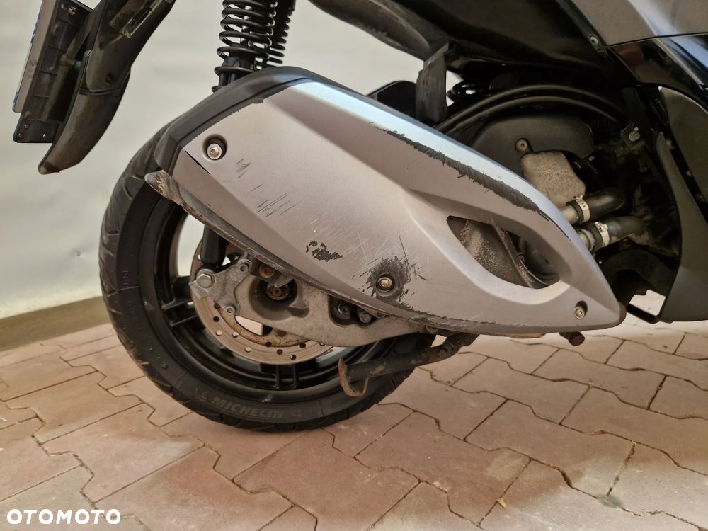 Piaggio MP-3 - 21
