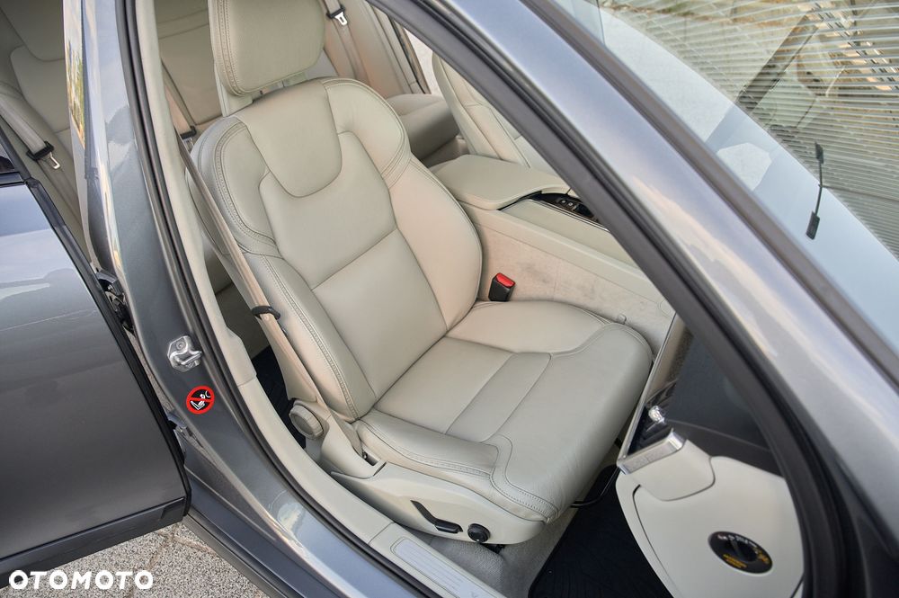 Volvo V90 Cross Country D4 AWD Geartronic - 26
