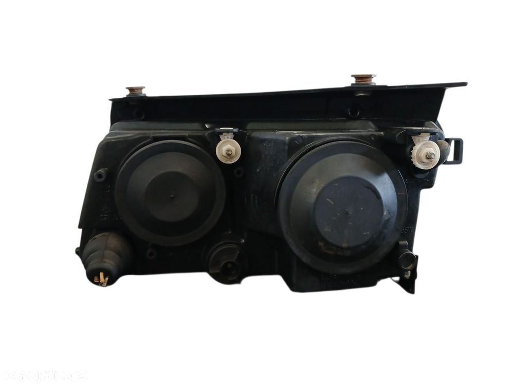 LAMPA PRAWA PRZEDNIA PRZÓD VW PASSAT B5 LAMPA PRAWY PRZÓD PASSAT B5 - 2