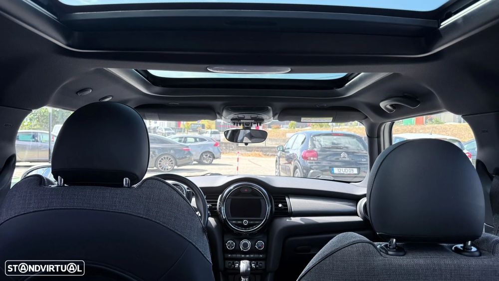 MINI 5 Portas Cooper D Auto - 10