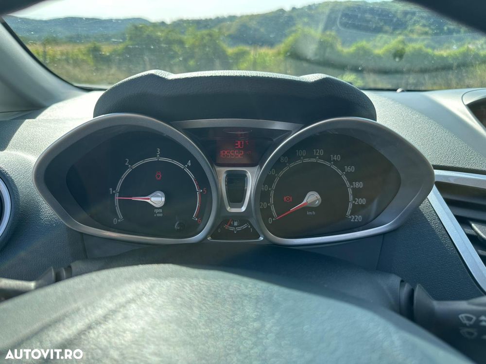 Ford Fiesta 1.4 TDCI Titanium - 10