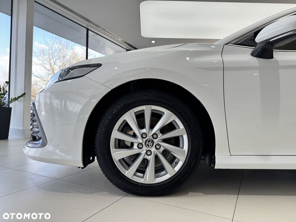 Toyota Camry - 18