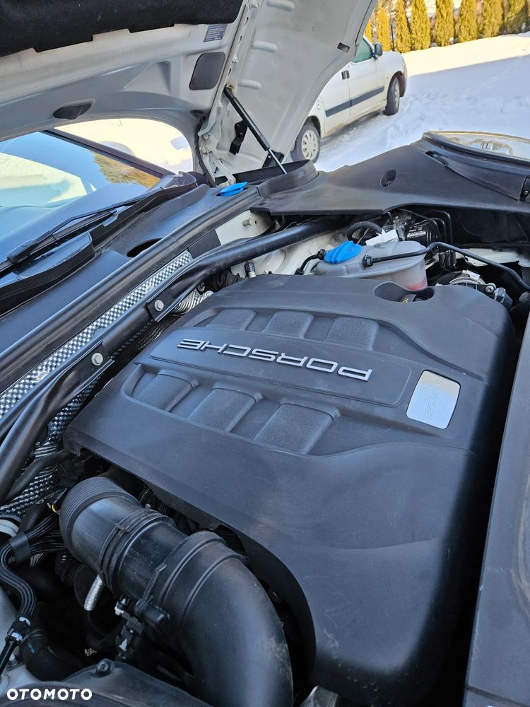 Porsche Macan - 24