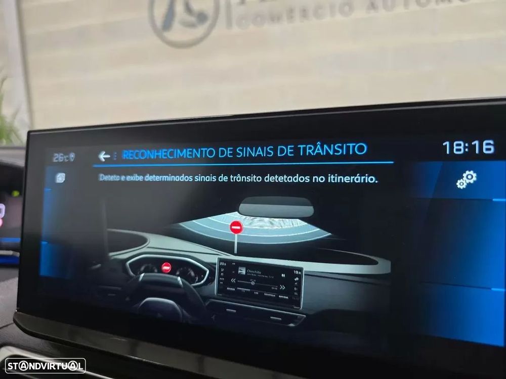 Peugeot 5008 1.2 PureTech Allure EAT8 - 21