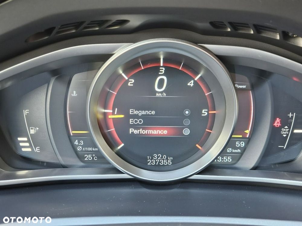 Volvo V40 D2 Momentum - 11