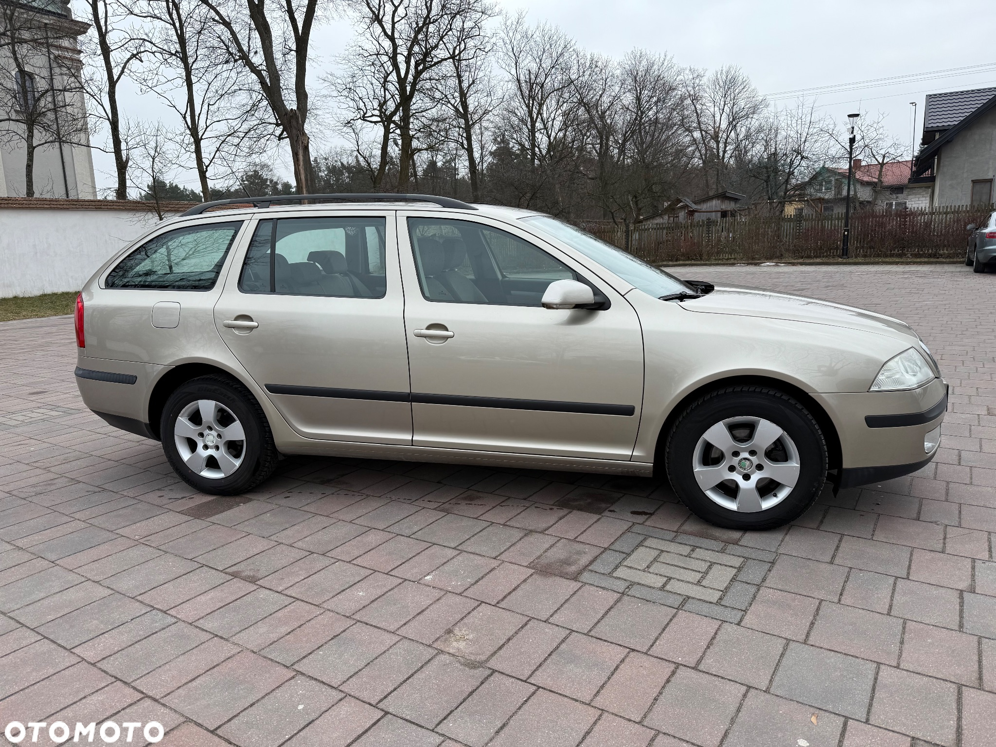 Skoda Octavia 1.6 Automatik Elegance - 2
