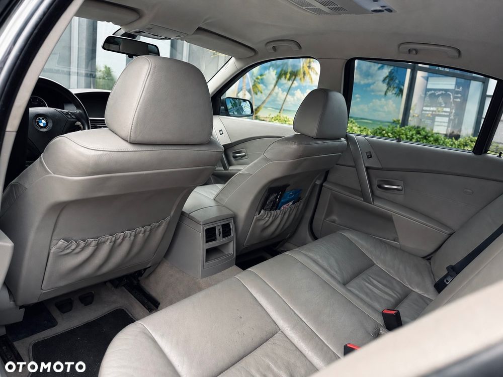 BMW Seria 5 520i - 14