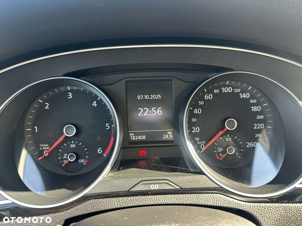 Volkswagen Passat - 19