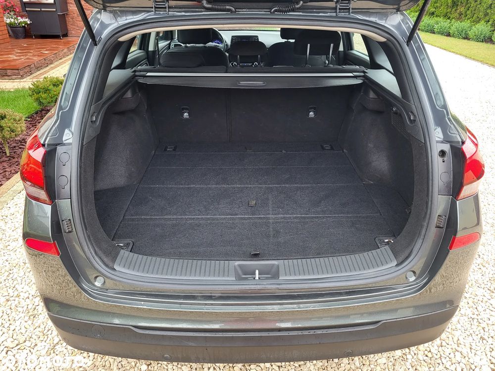 Hyundai i30 1.6 D Classic + - 21