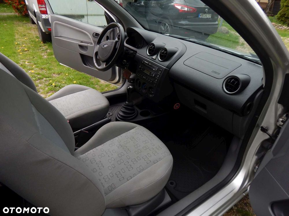 Ford Fiesta 1.25 Trend - 22
