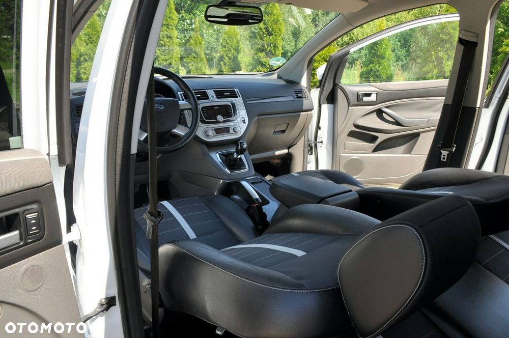 Ford Kuga - 27