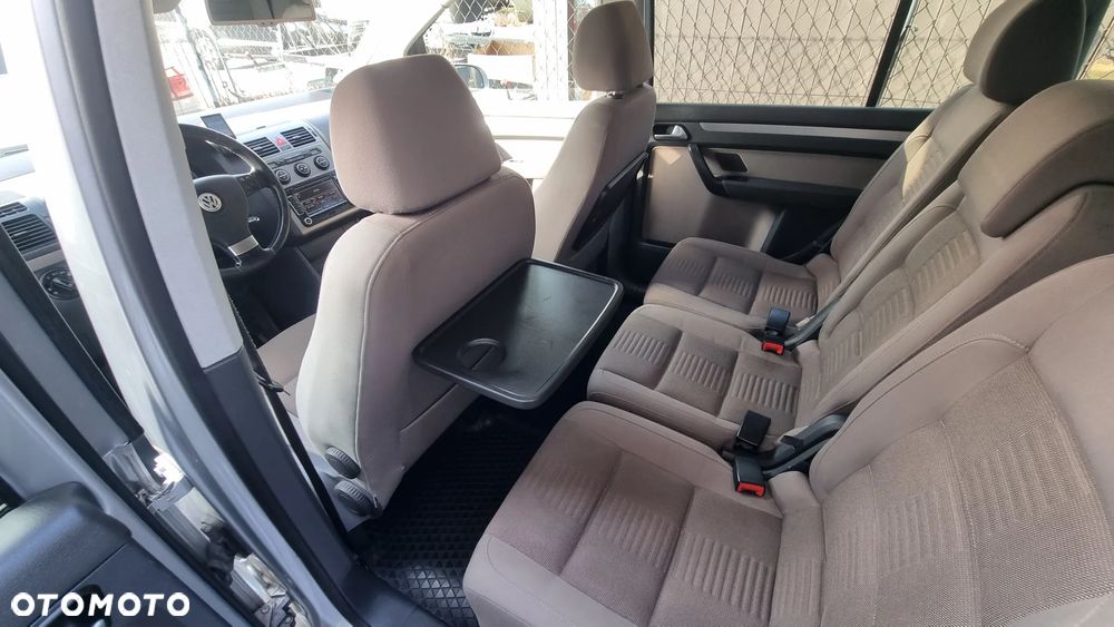 Volkswagen Touran 2.0 TDI Highline - 11