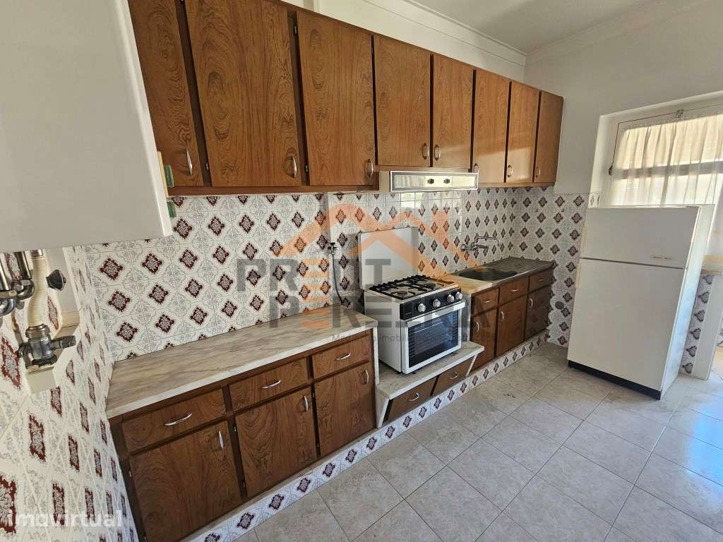 Situado em Almada, apartamento T1, com vista rio. - Grande imagem: 3/30