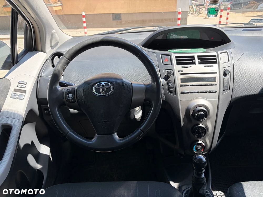 Toyota Yaris 1.33 Luna - 9