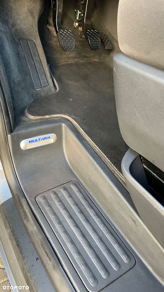 Volkswagen Multivan - 9