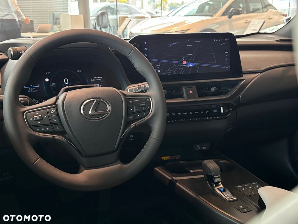 Lexus UX - 12