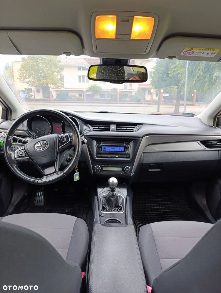Toyota Avensis 1.8 Active - 8