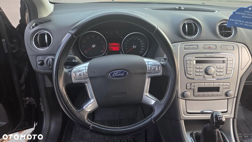 Ford Mondeo 2.0 Silver X - 26