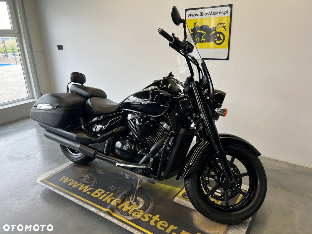 Suzuki Intruder - 17